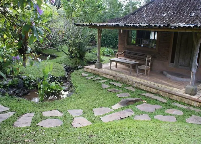 Prana Dewi Mountain ジャティルウィ